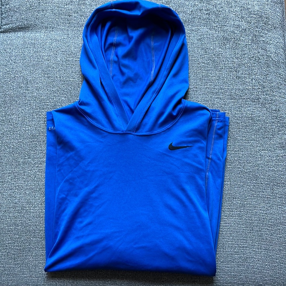 Nike Dri-FIT Hooded Long Sleeve Shirt